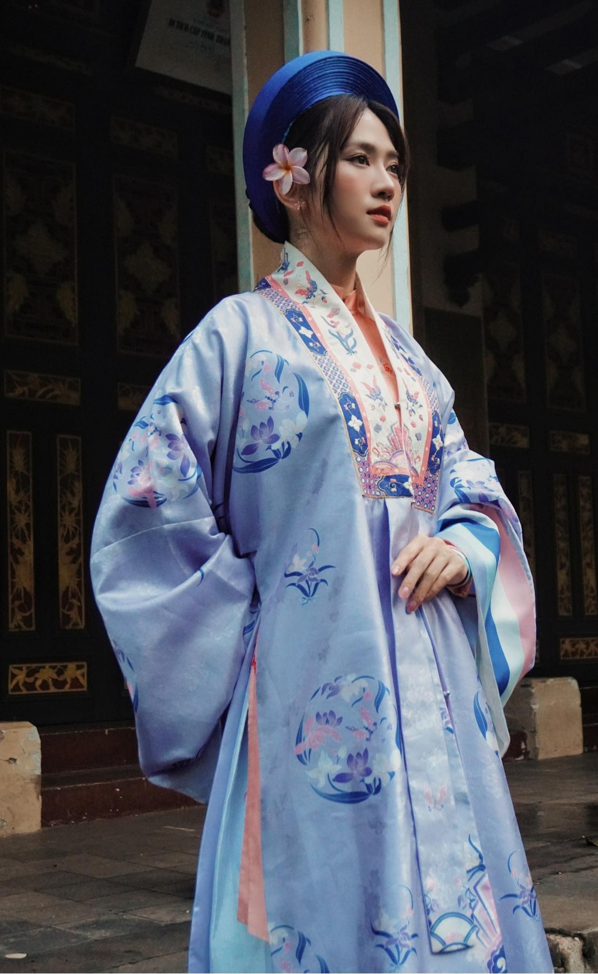 Tuy nhiên, nhiều người cũng nhắc nhở Lê Bống rằng muốn làm nghệ thuật chuyên nghiệp thì nên chịu khó đầu tư vào nội dung, hướng đến điều tích cực thay vì chỉ đăng tải vài ba video nhảy nhót nhảm nhí, vô nghĩa.