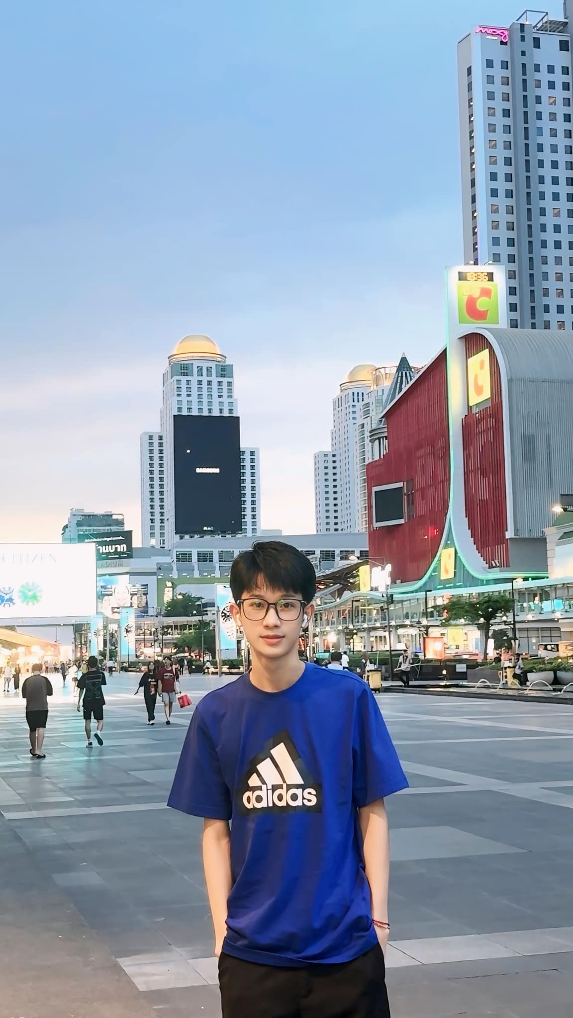 Được biết, chồng sắp cưới của Ngân Sát Thủ là Phan Văn Đông, kém cô nàng 9 tuổi. Đối với những ai mê bộ môn thể thao điện tử hẳn sẽ thấy đây không phải là một gương mặt quá xa lạ.