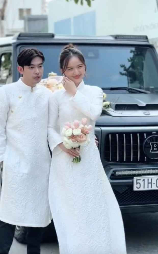 Sau thời gian chuẩn bị, cặp đôi đã tổ chức lễ rước dâu tại tư gia vào hôm nay (ngày 3/3).