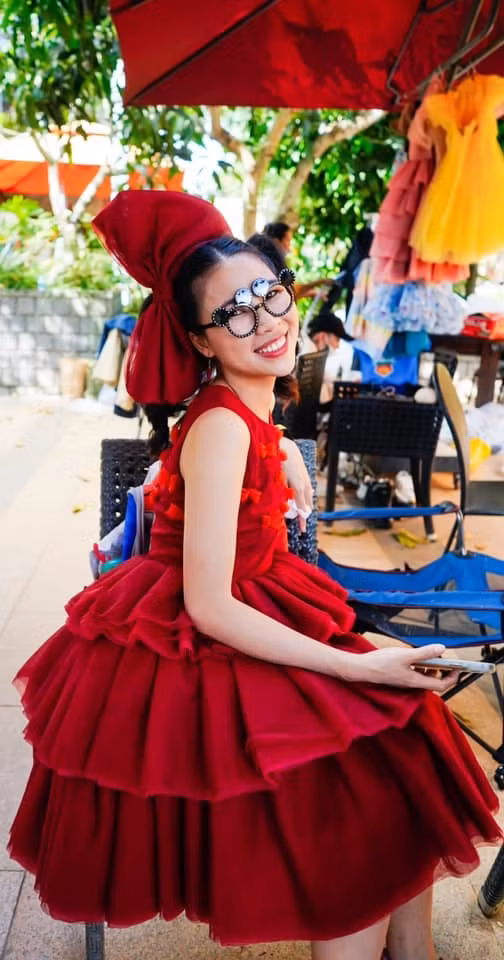 Tuy nhiên khi tìm kiếm kênh của nữ YouTuber trên Social Blade - chuyên trang nổi tiếng về thống kê, phân tích các chỉ số mạng xã hội không thu được bất cứ thông tin gì.