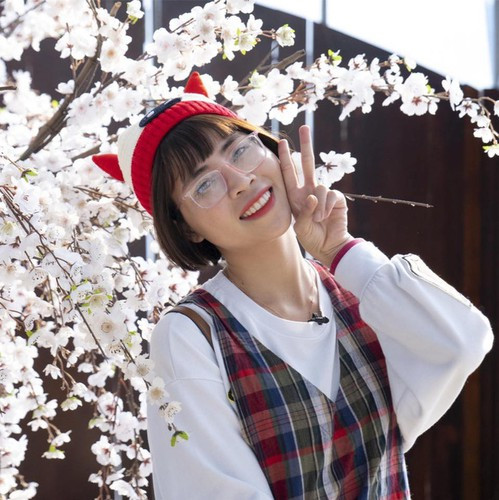 Được biết trước đây, Thơ Nguyễn từng có phát ngôn gây tranh cãi hay dù bị cảnh báo nhiều lần vẫn làm video có nội dung phản cảm.