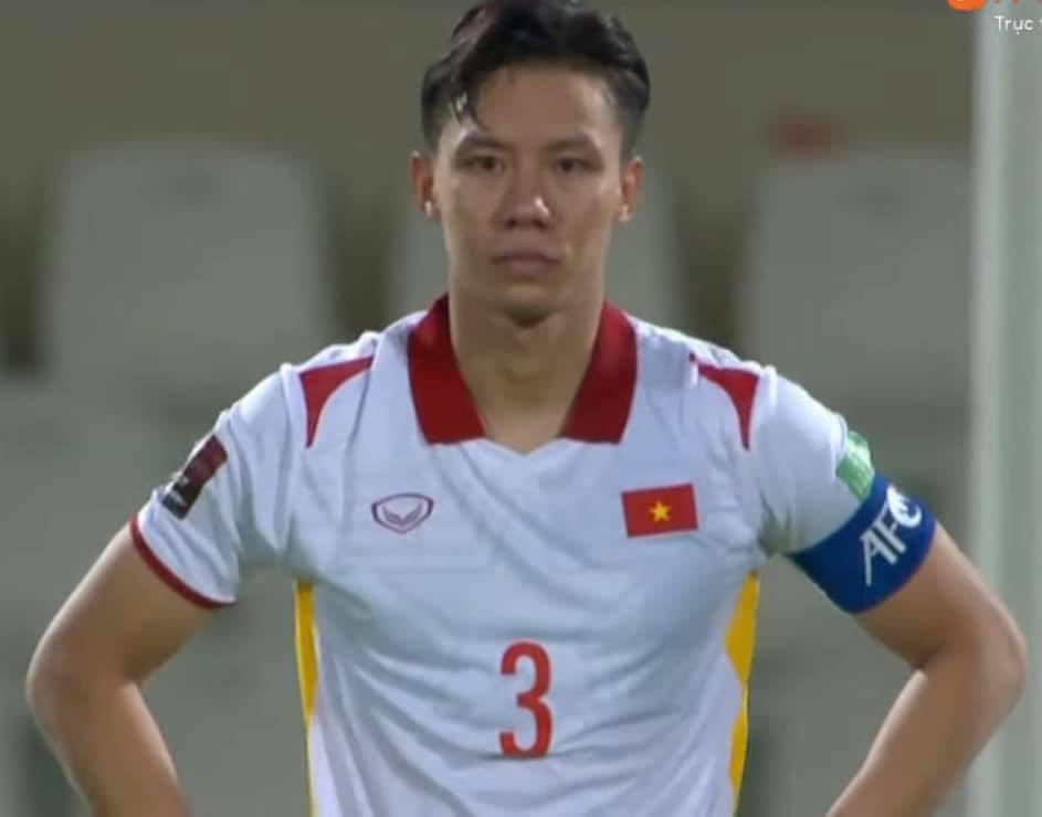 Chàng thủ quân của đội tuyển Việt Nam mạnh mẽ sau thất bại trước Trung Quốc.
