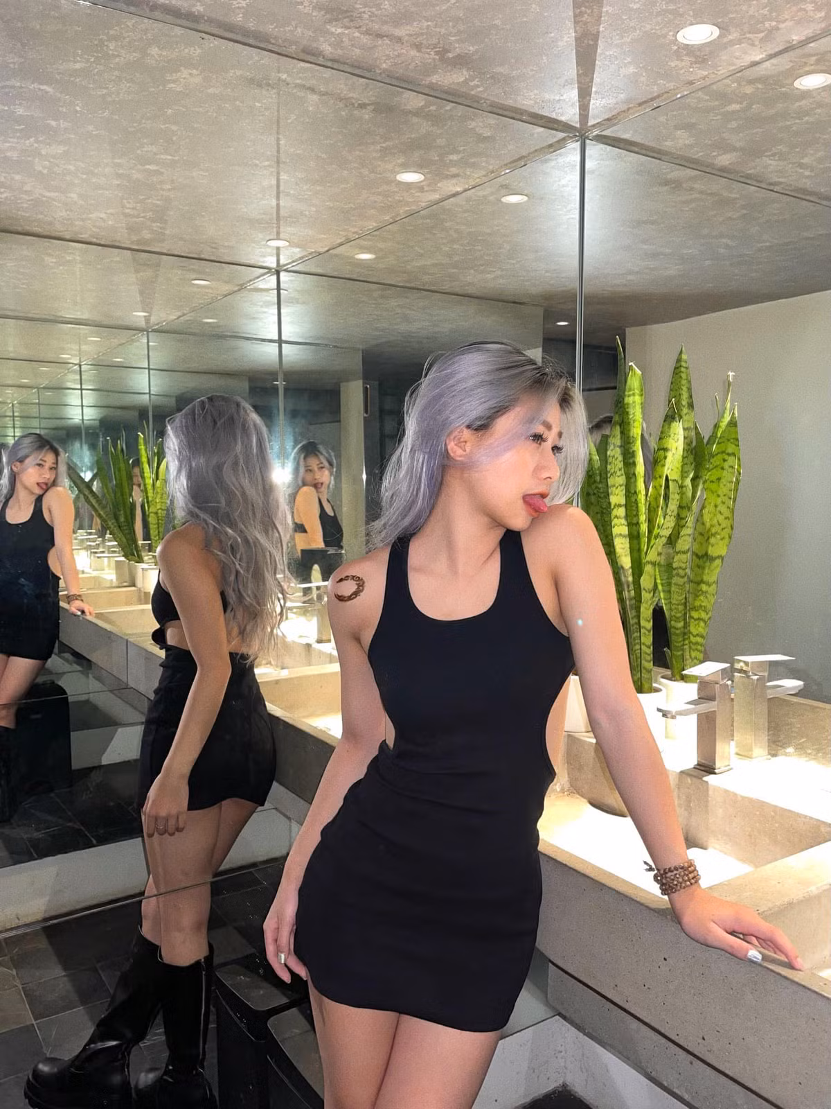 Trang Facebook của Như Phương hiện có gần 20.000 người theo dõi. Cô nàng là một trong những hot girl được yêu mến nhất của thể thao Việt Nam hiện nay.