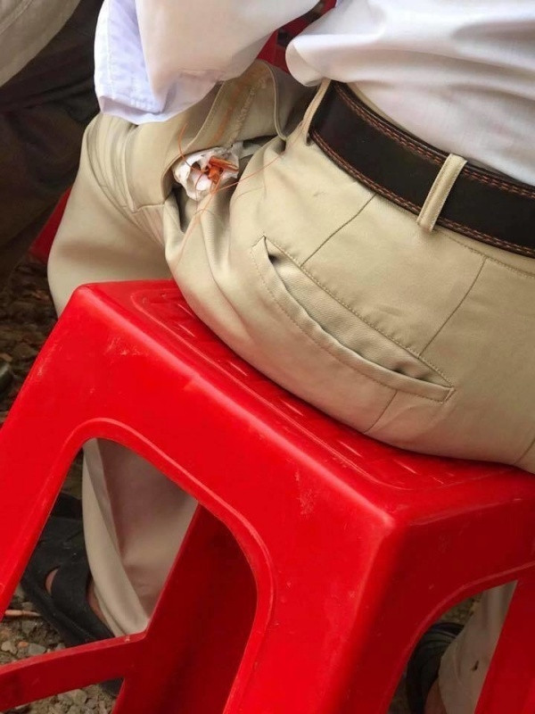 Chính vì thế, những món thường thấy trong các bữa cỗ ở quê bây giờ cậu con trai không còn thích, háo hức hay không còn mong mẹ đi ăn cỗ lấy phần như xưa nữa.