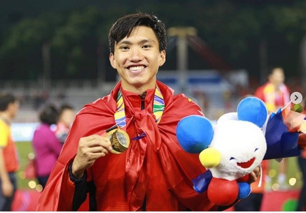 Nhắc tới những ngôi sao sinh năm 1999 đang có mặt trong đội hình đội tuyển Việt Nam thật thiếu xót nếu quên Đoàn Văn Hậu. Cầu thủ quê Thái Bình khẳng định được chỗ đứng của mình khi lên tuyển.