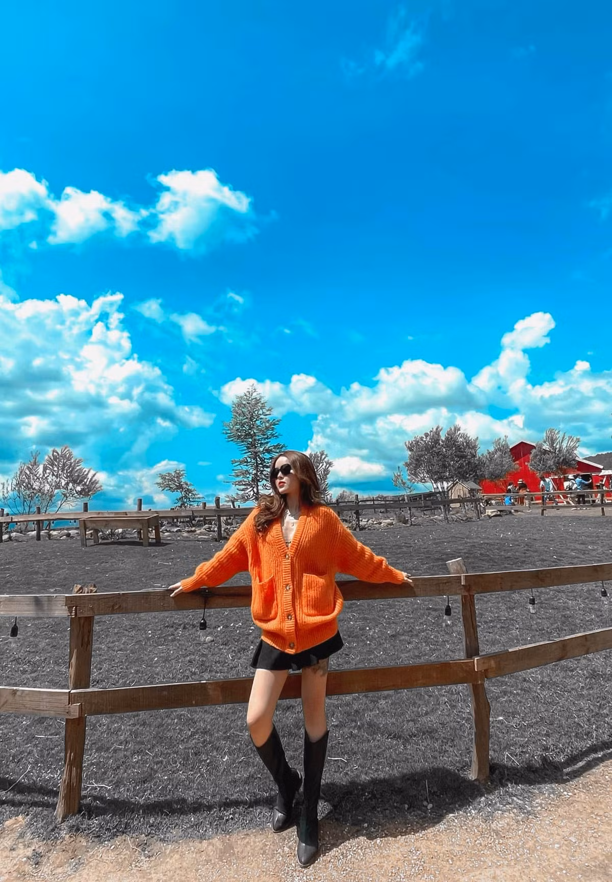 Được biết,Tâm Chibi sở hữu số đo 3 vòng chuẩn chỉnh 83-59-88 (cm), không thua kém hội mỹ nhân đình đám Vbiz.