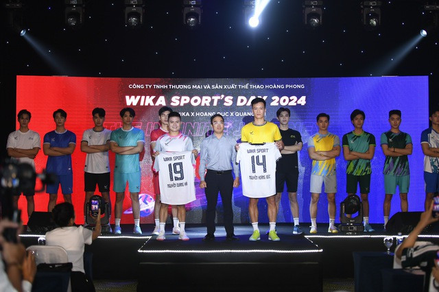 Quang Hai cho ra mat dua con tinh than trong ngay dac biet-Hinh-2