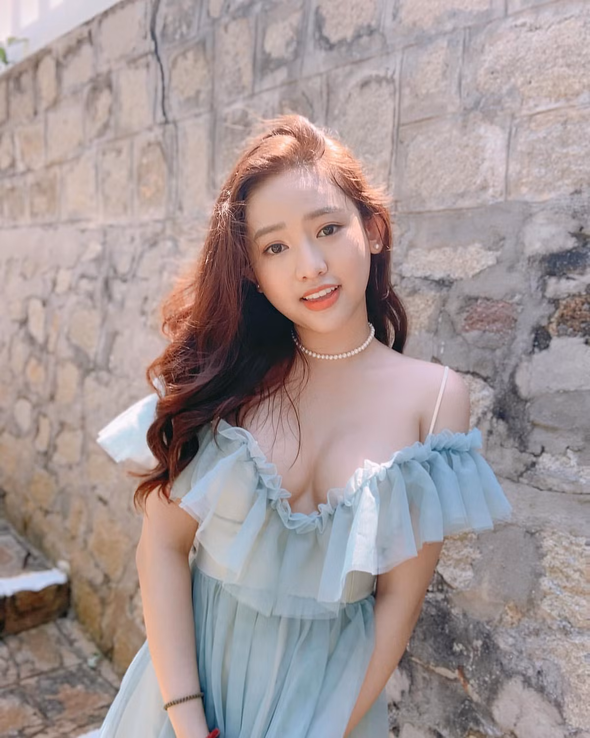 Cùng ngắm thêm những bức ảnh nhan sắc ngọt ngào, gợi cảm của Thúy Vi ở tuổi 22.