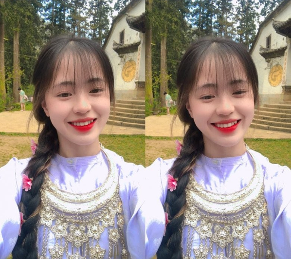 Vàng Thị Sinh cũng nhận không ít lời mời quảng cáo cho các nhãn hàng, mời đóng một vài phim sitcom ngắn, giúp cô có thêm nguồn thu nhập phụ giúp cho gia đình.