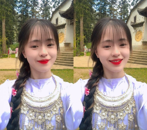 Cách đây không lâu, Vàng Thị Sinh gây bất ngờ khi làm hướng dẫn viên thuyết minh du lịch trước dinh thự vua Mèo. Bên cạnh giọng nói nhẹ nhàng, truyền cảm, cô bé năm nào vẫn giữ được gương mặt thiên thần, nụ cười rạng rỡ đủ khiến những ai nhìn ngắm phải “đổ gục”.