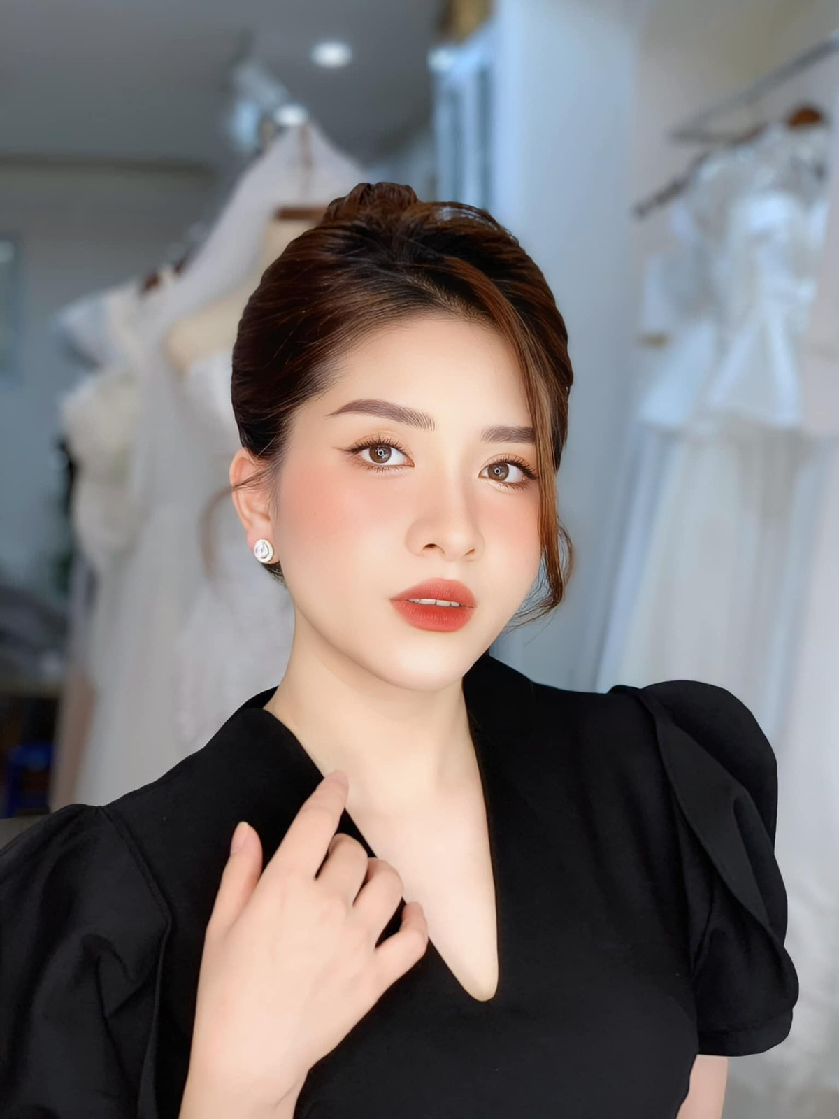 Là chủ tiệm shop thời trang nên T.D rất biết cách phối đồ và tạo dáng chụp ảnh sao cho xinh đẹp nhất