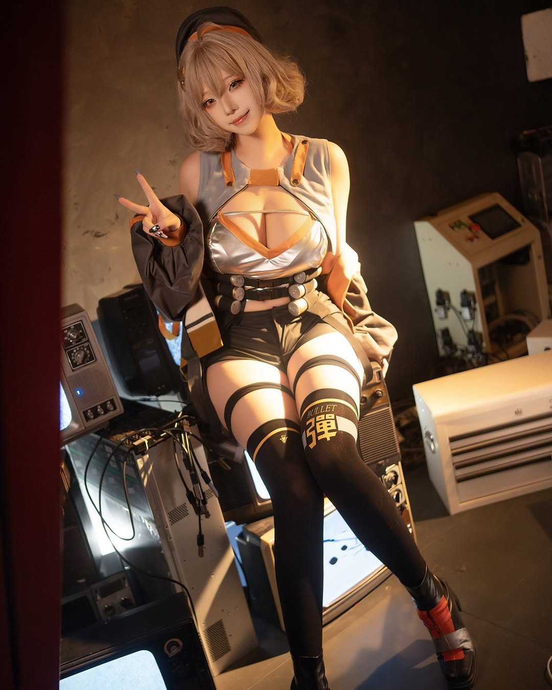 Tuy nhiên, điều thu hút ánh nhất ở Takomayuyi vẫn là vóc dáng quyến rũ, đặc biệt là vòng 1 đầy đặn được khoe khéo léo qua những bộ đồ cosplay táo bạo. Chính yếu tố này khiến nữ coser càng ngày càng trở nên "viral".