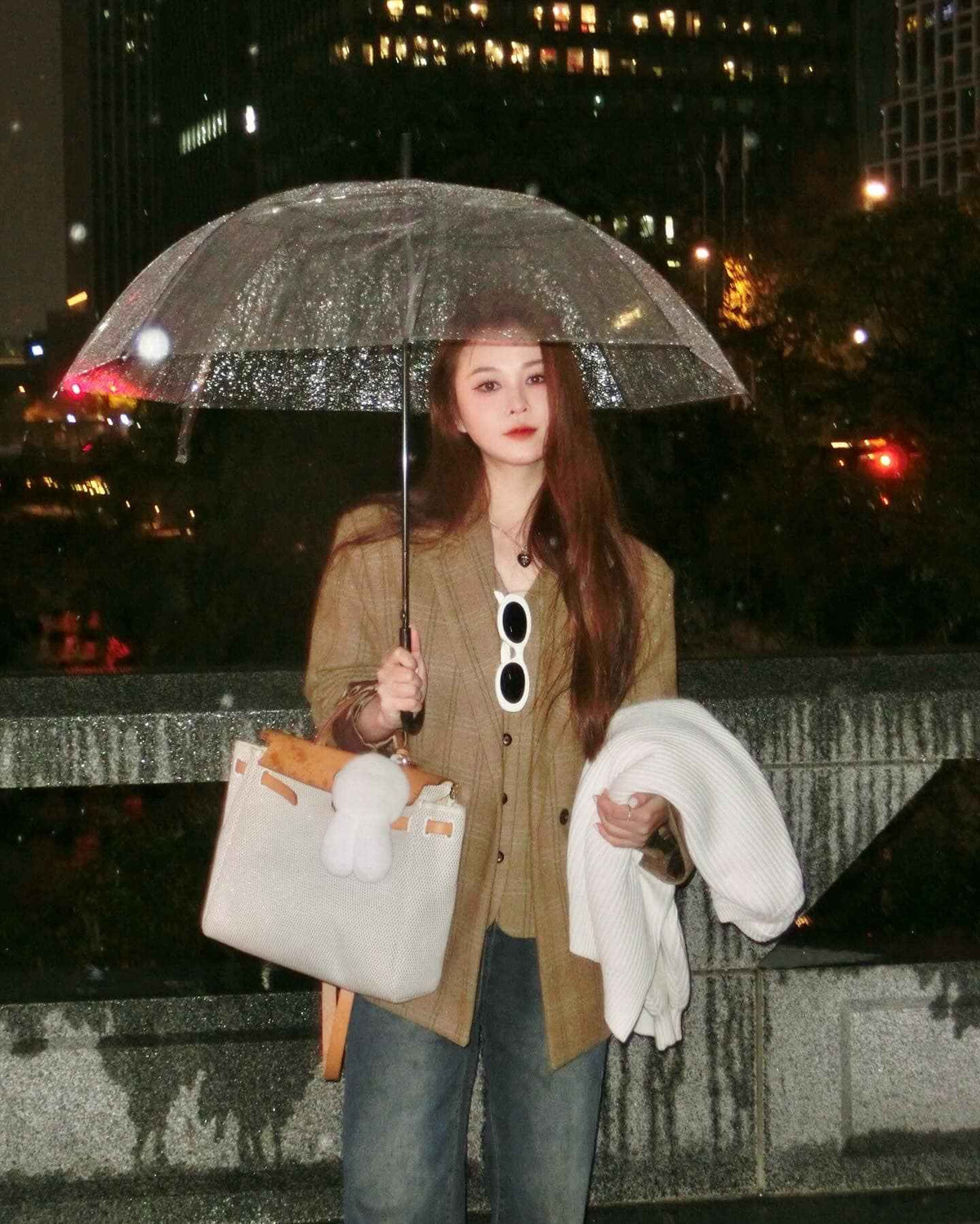 Dù là một diễn viên "tay ngang" nhưng Ribi vẫn nhanh chóng trở thành cái tên được giới trẻ yêu mến bởi ngoại hình xinh xắn, ngọt ngào.