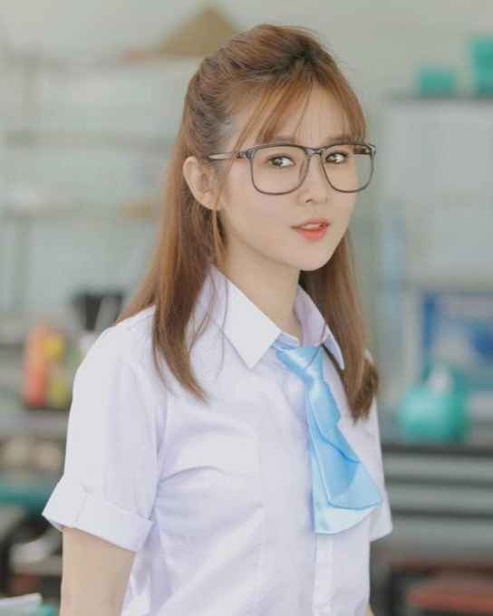 Nữ diễn viên của FAPTV cũng đặc biệt dành tình yêu cho xứ sở kim chi - nơi có khung cảnh thơ mộng rất hòa hợp với visual trong veo, tinh khiết của bản thân.