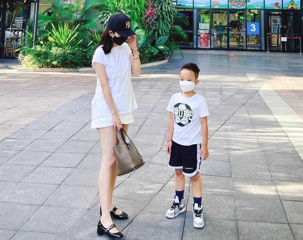 Hậu chia tay, Ly Kute chọn cuộc sống làm mẹ đơn thân trong khi bạn trai cũ kết duyên cùng tình mới Kỳ Hân.