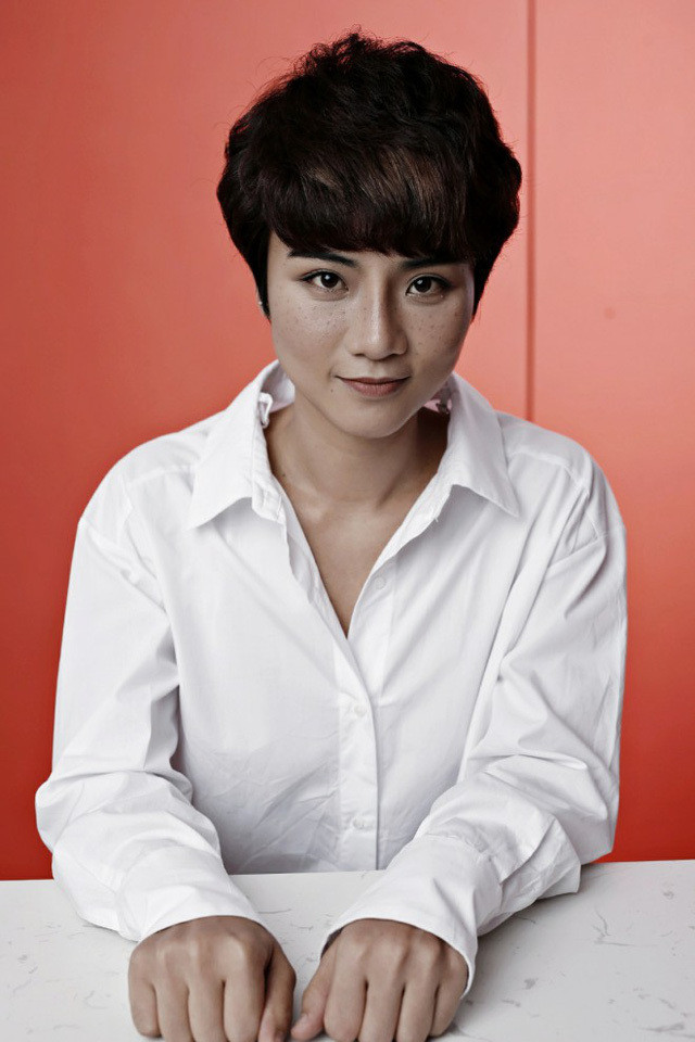 Dừng lại sự nghiệp thể thao năm 23 tuổi, Thuỳ Dung chuyển sang kinh doanh trong tiếc nuối của mọi người. Cô nàng còn khiến nhiều người bất ngờ khi bỗng dưng xuất hiện trên truyền hình với vai trò MC, BTV Ban thể thao của Đài truyền hình Việt Nam.