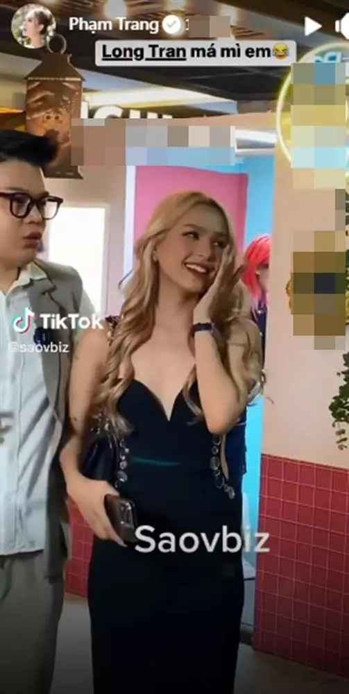 Mới đây trên story Facebook, Xoài Non đã tung loạt clip ngắn khi bị quay lén. Khoảnh khắc ghi lại, nàng hot girl tham gia một sự kiện giải trí, có nhiều tên tuổi nổi tiếng góp mặt.