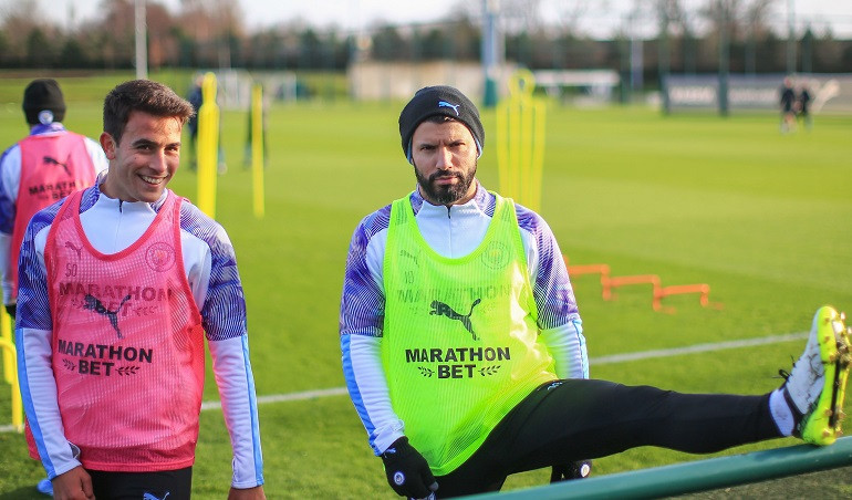 Theo nhà báo người Ý Fabrizio Romano, Eric Garcia còn lưỡng lự trong việc thảo luận về một thỏa thuận mới. Man City đã từ chối tất cả các đề nghị của Barcelona cho cầu thủ của mình trước thời hạn chuyển nhượng.