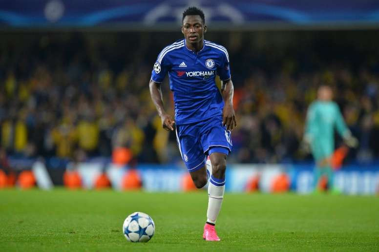 Leeds United được cho là đang ngỏ ý muốn chiêu mộ hậu vệ trái Baba Rahman của Chelsea. Theo GhanaSoccerNet, câu lạc bộ này đã liên hệ với đại diện của cầu thủ 26 tuổi.