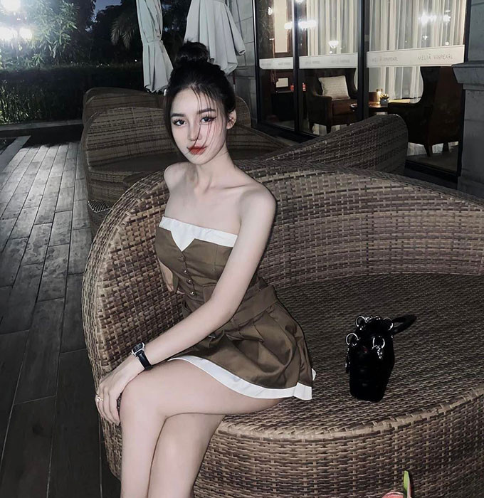 Minh Trang được nhận xét không thua kém bất kể nàng WAG nổi tiếng nào của giới cầu thủ Việt Nam hiện tại.