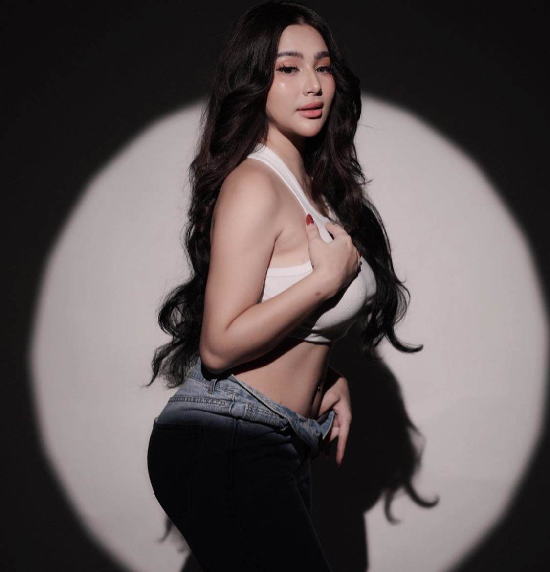 Hiện tại, Shaine Rizelle Macela là một người mẫu trình diễn trên sàn catwalk, PG cho các hãng ô tô, sự kiện, diễn viên chương trình truyền hình,...