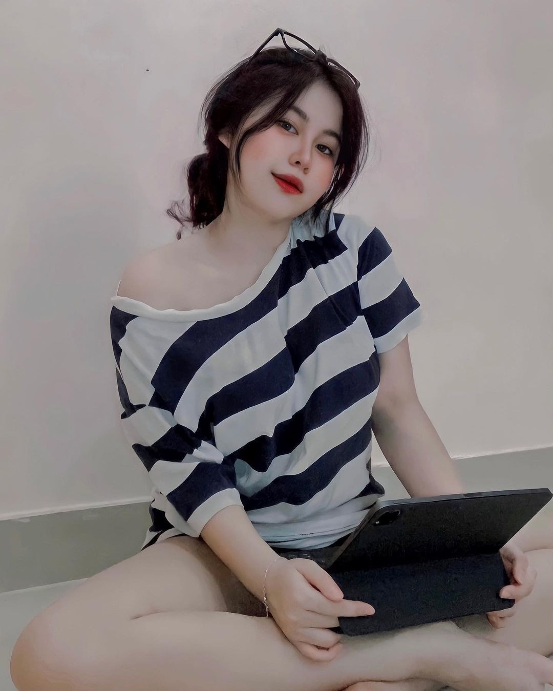 Ngọc Huyền cho biết mình chưa bao giờ tự ti vì vóc dáng, luôn yêu bản thân và yêu cả những khuyết điểm. Trước quan niệm "gầy mặc gì cũng đẹp" cô chia sẻ: "Gầy hay béo cũng chỉ là con số. Ai cũng có quyền mặc đẹp".