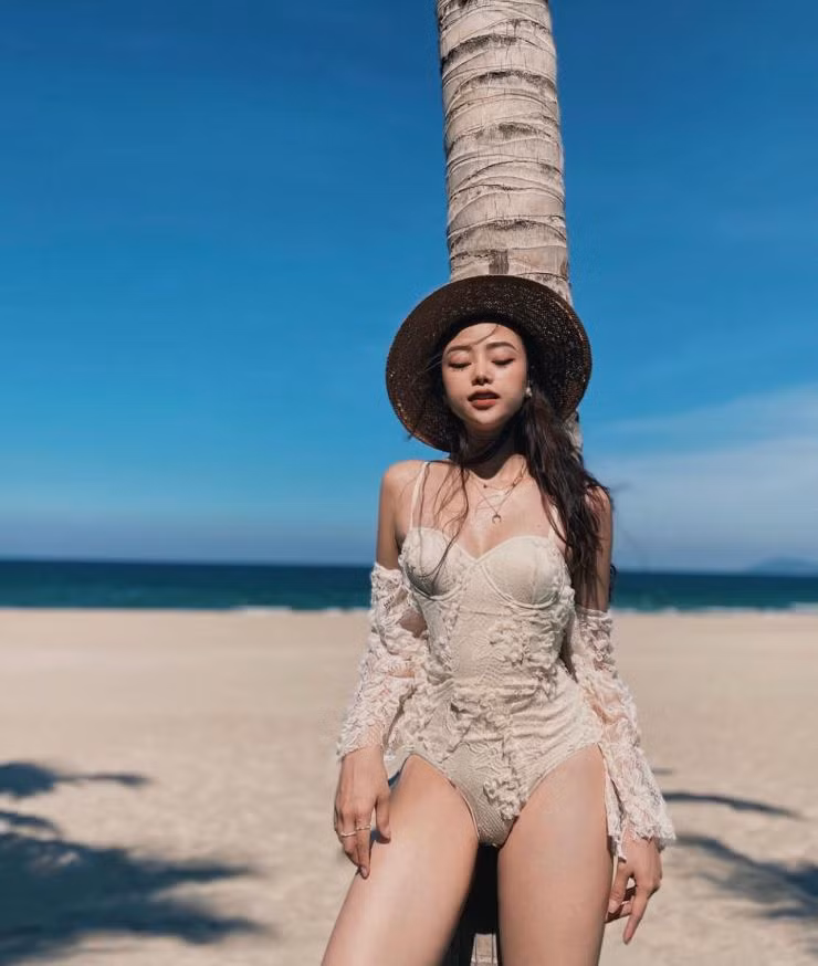 Vì thời gian bay khá linh hoạt nên Phương Ly tranh thủ chọn tập vào những lúc rảnh.