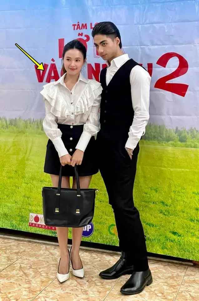 Đây không phải lần đầu tiên hot girl Midu gây chú ý với nhan sắc đẹp nổi bật. Trước đó, nữ giảng viên này từng nhiều lần khẳng định đẳng cấp nhan sắc, dù trang điểm hay không, cô vẫn cực xinh xắn.