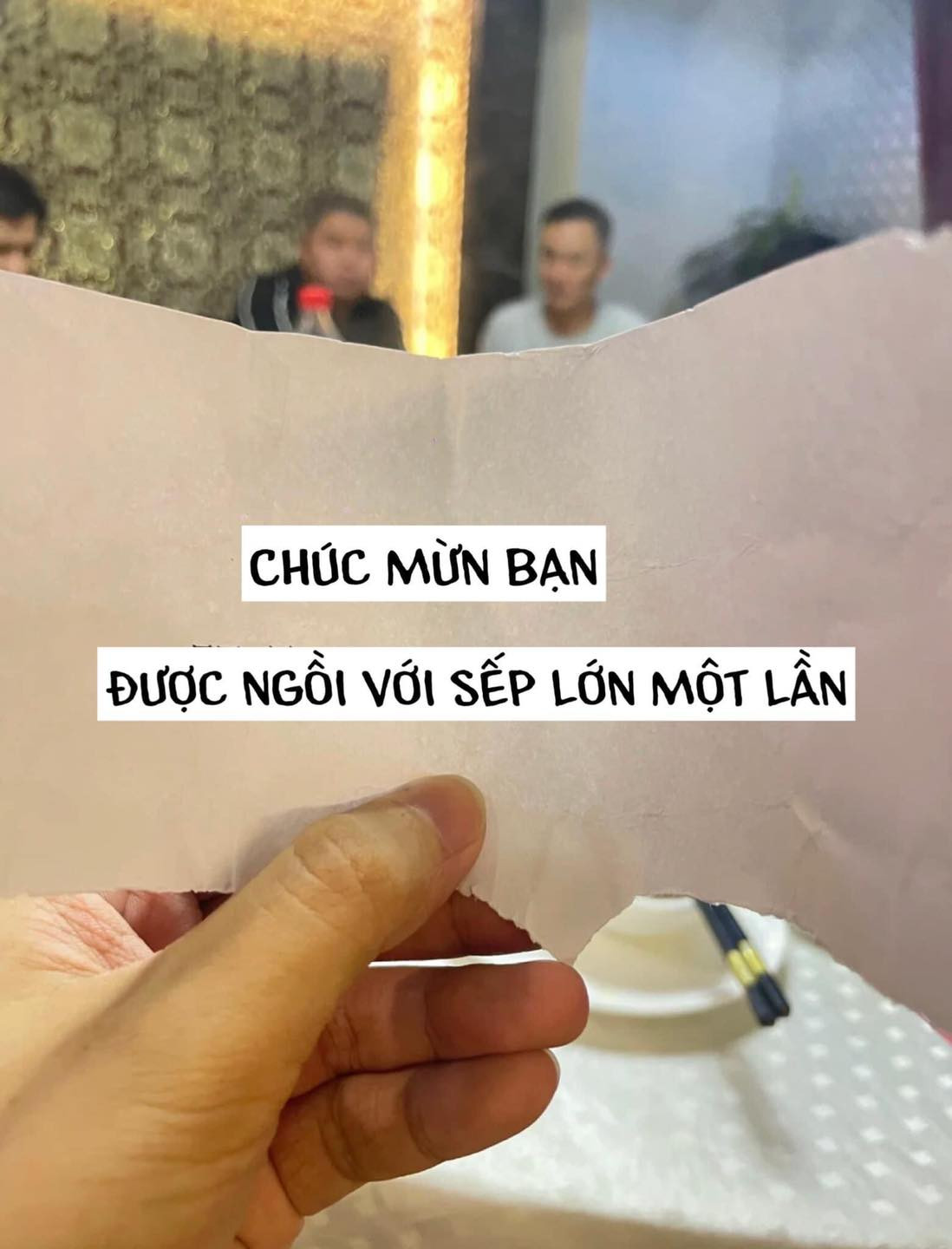Mới đây trên mạng xã hội, loạt thưởng Tết được netizen chia sẻ. Điều đặc biệt, ai nhìn vào cũng sẽ phải phì cười.