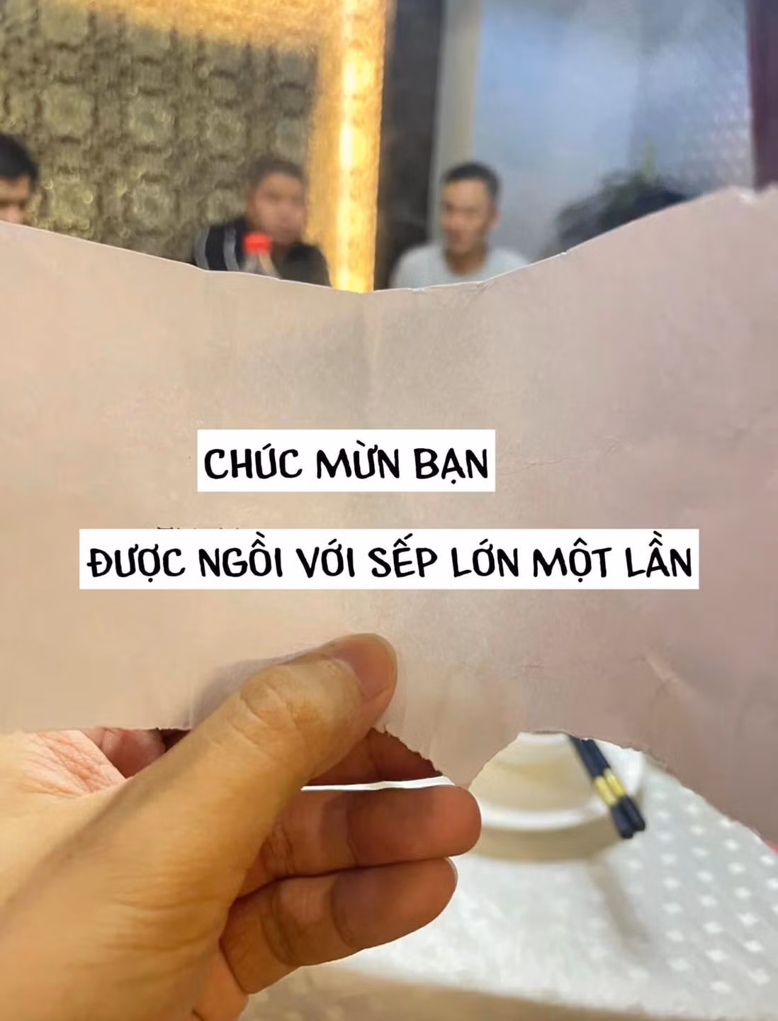 Mới đây trên mạng xã hội, loạt thưởng Tết được netizen chia sẻ. Điều đặc biệt, ai nhìn vào cũng sẽ phải phì cười.
