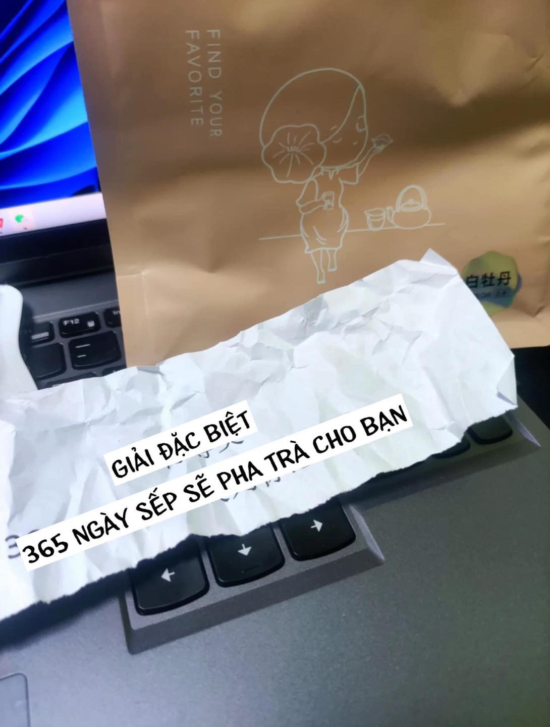 365 ngày pha trà cho sếp cũng là món thưởng Tết ư?