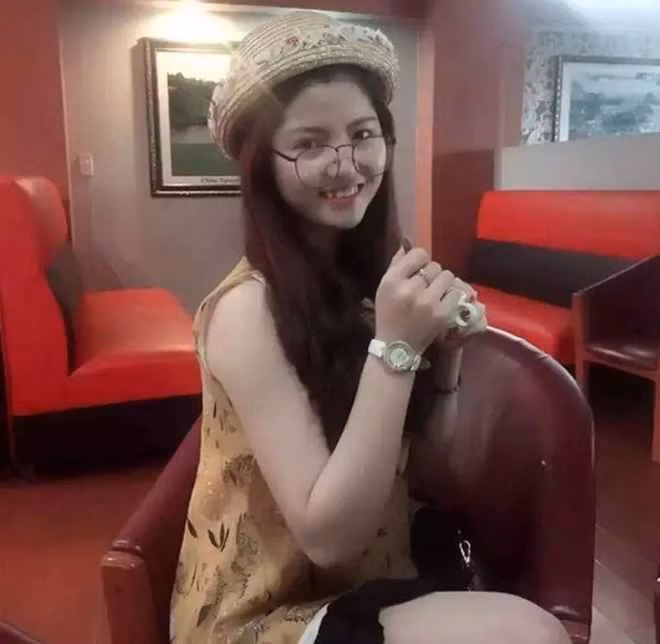 Nhờ những chỉnh sửa này mà so với trước đây, trông Chu Thanh Huyền hiện tại có phần xinh đẹp và sắc sảo hơn hẳn.