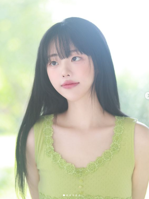 Không che giấu, Hina Young cho rằng dù gương mặt chưa hoàn hảo nhưng đó cũng là điều làm nên sự đặc biệt của cá nhân cô.