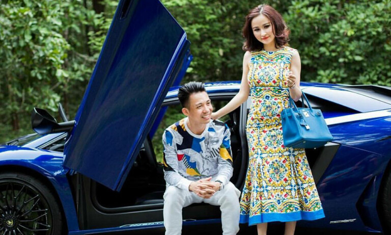 Nếu theo dõi trang cá nhân của Mina, dân mạng đều phải thừa nhận , vợ chồng Minh Nhựa cũng cực đầu tư cho khoản chụp ảnh. Bởi cứ lần nào họ "up phây" cũng phải có caption "so deep" và ảnh long lanh chả kém các nghệ sĩ Vbiz.