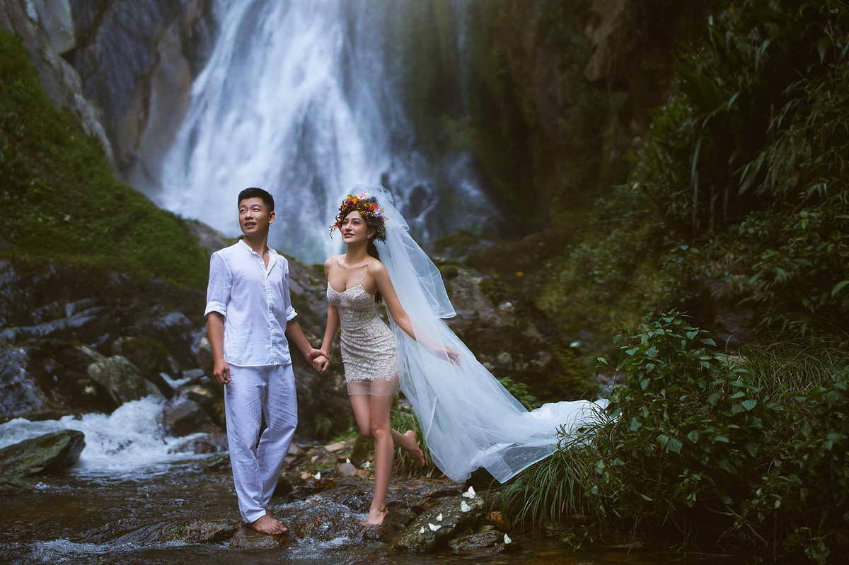 Ngoài thói quen tập luyện, Ngọc Bích còn tiết lộ, cô luôn uống đủ hai lít nước mỗi ngày.