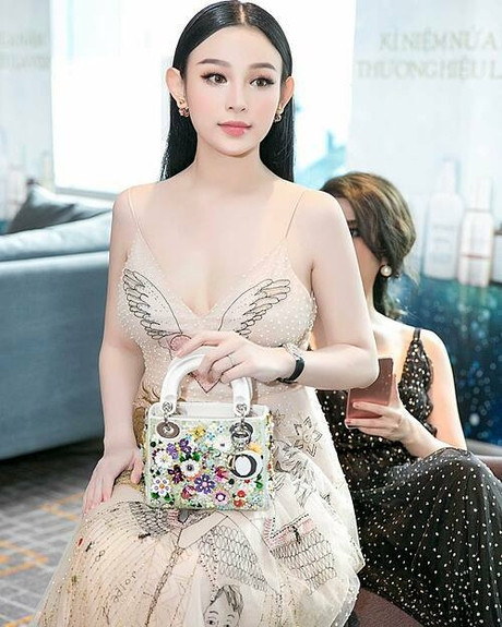 Kết hôn xong, Huyền Baby dừng hẳn hoạt động nghệ thuật, rất ít khi xuất hiện trước công chúng và thường từ chối phỏng vấn trên các phương tiện truyền thông, nhưng vẫn có rất nhiều người quan tâm đến đời tư của cô.