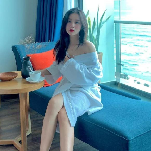 Hoa Mỹ không chỉ gây ấn tượng với người đối diện bởi nụ cười đáng yêu mà còn bởi sự năng động luôn thường trực của một sinh viên luôn tích cực trong các công tác của Đoàn trường.