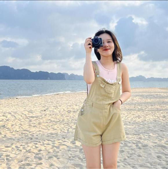 Nội dung kênh Tik Tok của bạn gái Nhâm Mạnh Dũng thường là những video đăng tải về những chủ đề được giới trẻ quan tâm như: Unboxing, Hướng dẫn tự Make up, chia sẻ "công thức" Skincare,...