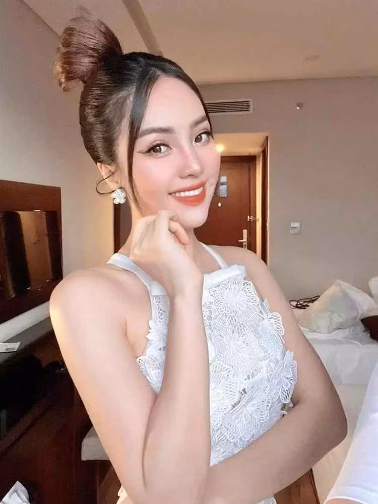 Nu MC VTV lo anh ho bao, giat minh body me mot con