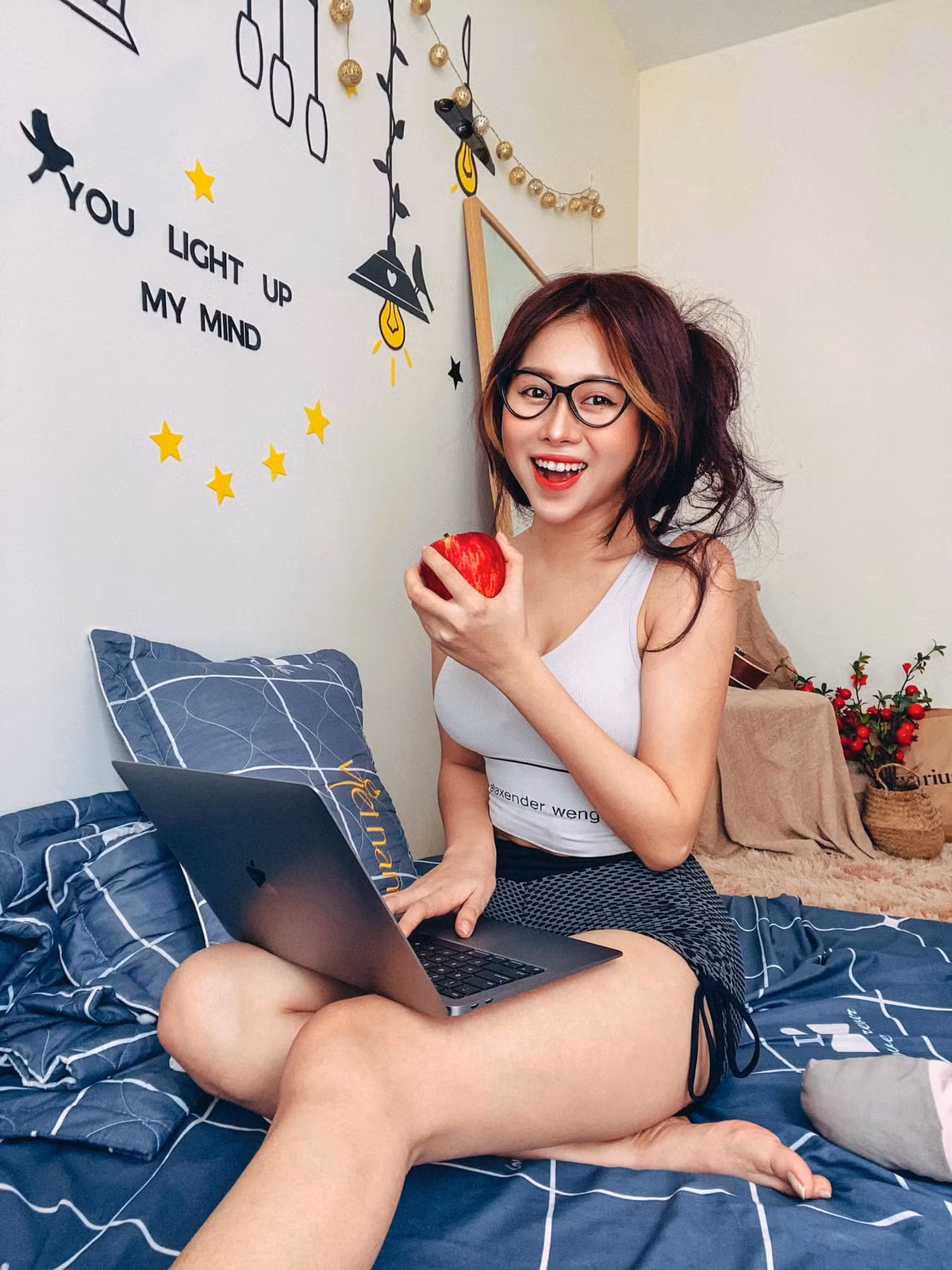 Nhờ khả năng diễn xuất tự nhiên và biểu cảm nhân vật tốt nên Phương Thoa dễ dàng ghi lại dấu ấn trong lòng khán giả. Cô nàng ngày càng được yêu thích và nhận về rất nhiều bình luận tích cực.