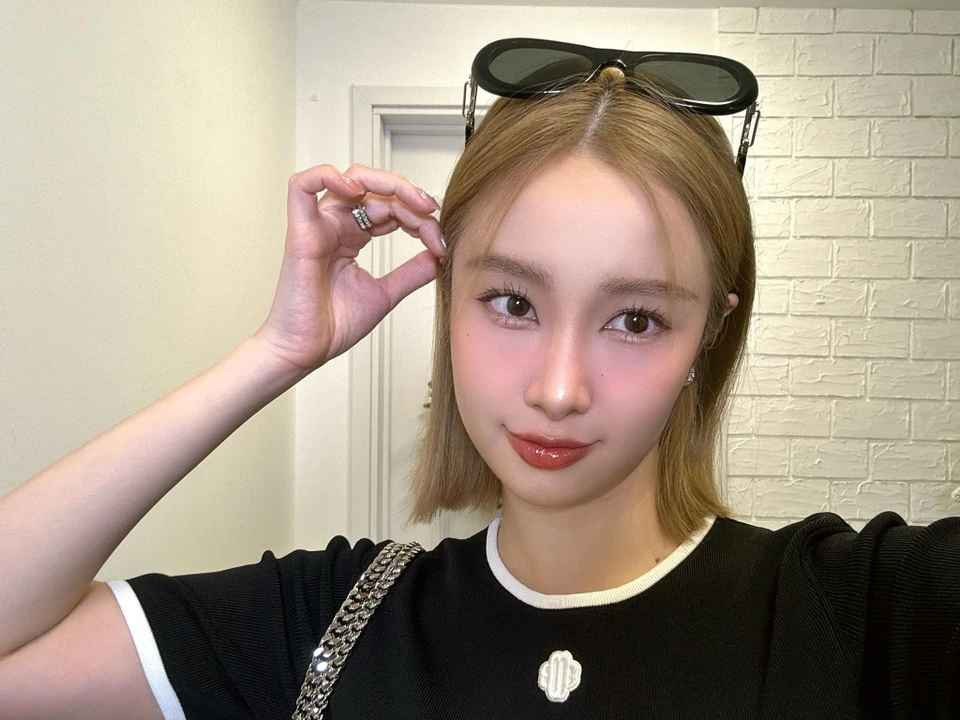 Sau Chìa khóa trăm tỷ ra mắt năm 2022, Jun Vũ khá im ắng trong sự nghiệp. Sắp tới, cô đảm nhận vai nữ chính trong phim Trước giờ "Yêu". Đóng phim nhiều năm nhưng diễn xuất của Jun Vũ vẫn gây tranh luận.