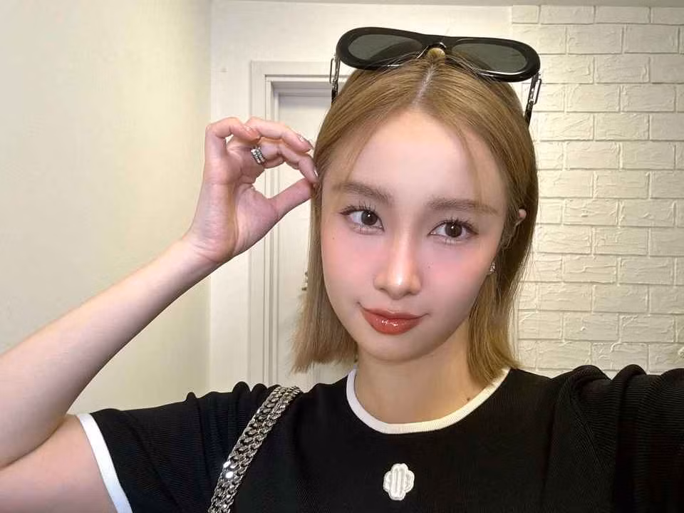 Sau Chìa khóa trăm tỷ ra mắt năm 2022, Jun Vũ khá im ắng trong sự nghiệp. Sắp tới, cô đảm nhận vai nữ chính trong phim Trước giờ "Yêu". Đóng phim nhiều năm nhưng diễn xuất của Jun Vũ vẫn gây tranh luận.