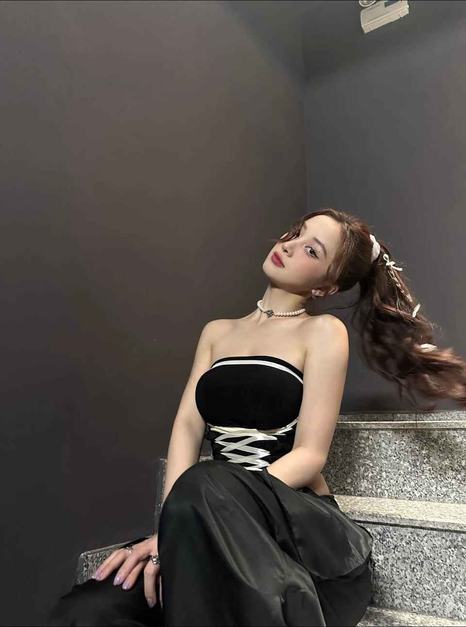 Nữ diễn viên 9X bước chân ngành giải trí với phong cách nhẹ nhàng, trong trẻo, gương mặt đẹp.