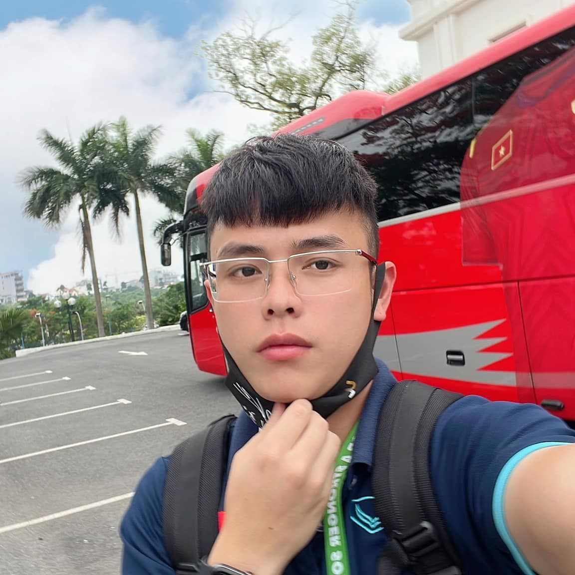 Trước khi trở thành trợ lý ngôn ngữ của HLV Park Hang Seo tại U23 Việt Nam, Vũ Anh Thắng là cựu học sinh lớp chuyên Pháp của trường THPT Chuyên Hùng Vương (Phú Thọ).