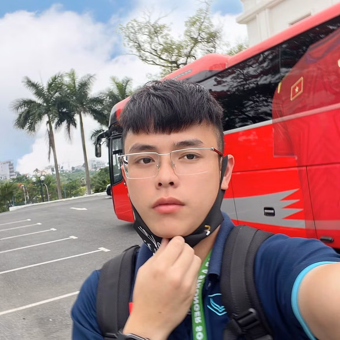 Trước khi trở thành trợ lý ngôn ngữ của HLV Park Hang Seo tại U23 Việt Nam, Vũ Anh Thắng là cựu học sinh lớp chuyên Pháp của trường THPT Chuyên Hùng Vương (Phú Thọ).