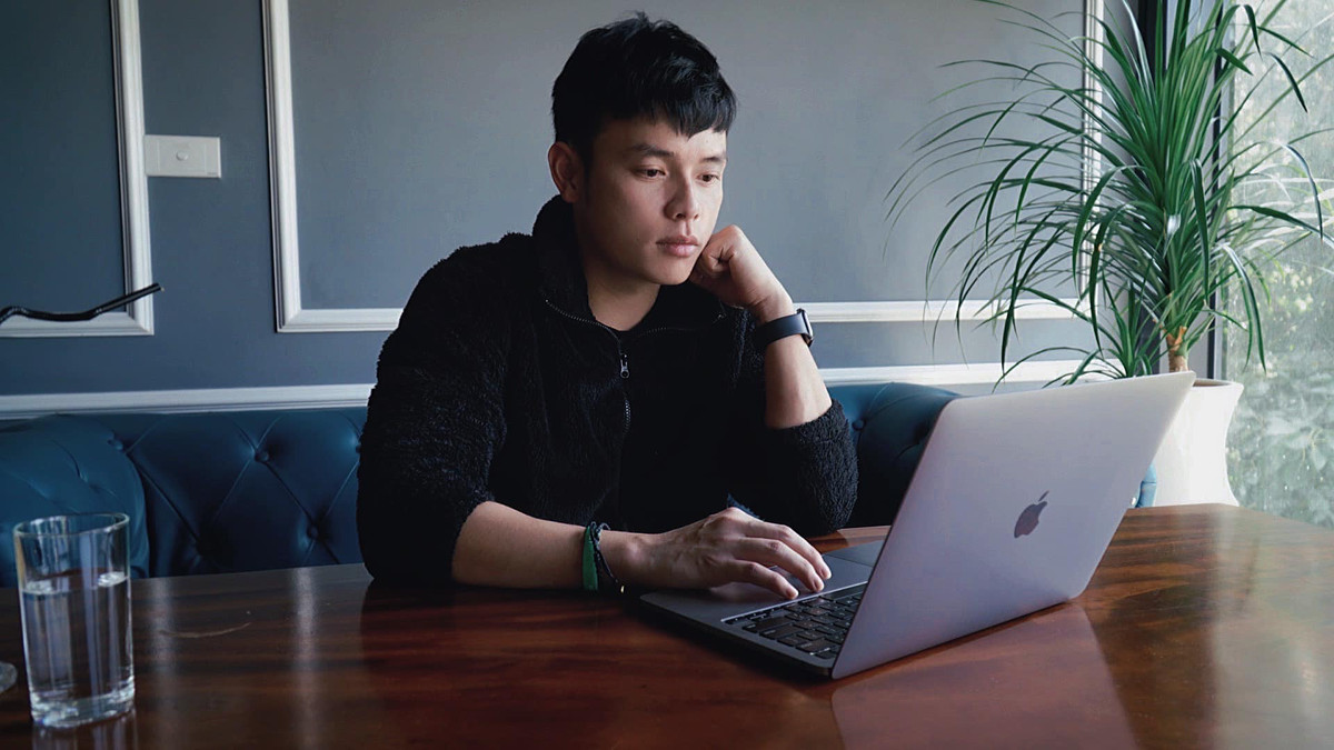 Ngoài công việc, Vũ Anh Thắng ít khi chia sẻ hình ảnh hay thông tin về đời sống cá nhân. Anh đã kết hôn và có một con gái nhỏ.