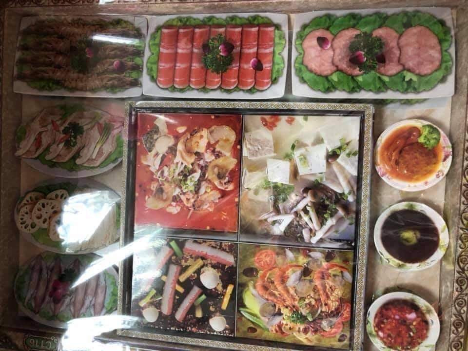 Ngoài những mẫu mã cơ bản như quần áo, tiền vàng thì giờ đây các cơ sở sản xuất vàng mã còn sáng tạo ra vô vàn mặt hàng đa dạng trong đợt rằm tháng 7 năm nay.