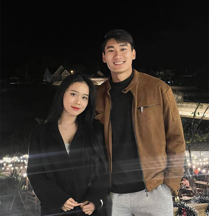 Trước góp ý có vẻ không “hợp tai” của fan, Đồng Thị Hoa Mỹ thẳng thắn đáp lại: “Suy nghĩ bạn xấu thì nhìn đâu cũng xấu thôi nè. Mặc đồ tập gym đi tập ở phòng gym là việc người bình thường đều làm. Mong bạn tự tin hơn vào bản thân để không thấy ‘phản cảm’ với quần áo người khác mặc”.