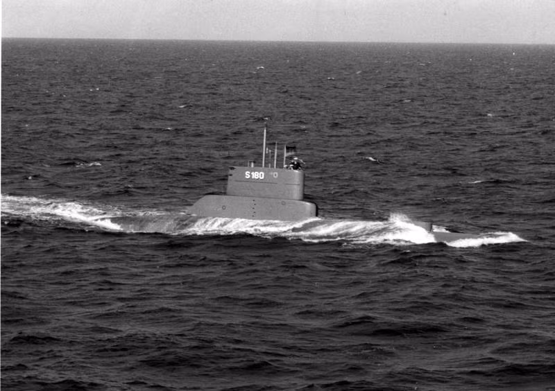 Năm 1967, thành quả đầu tiên đã ra đời - tàu ngầm động cơ điện - diesel Type 205 - lớp tàu ngầm U-boat đầu tiên của Đức được sản xuất hàng loạt sau Chiến tranh Thế giới thứ 2. Thiết kế đầu tiên là Type 201 nhưng bị coi là một thất bại.