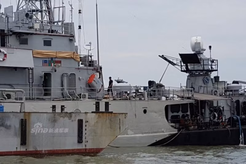 Chiếc tàu này được xác định là tàu hộ vệ săn ngầm KRI Lambung Mangkurat (số hiệu 374) nằm trong số 16 chiếc tàu chiến lớp Parchim Project 133 được Indonesia mua lại Cộng hòa Liên bang Đức năm 1992.